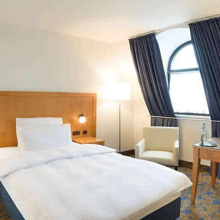 מלון Western 4*